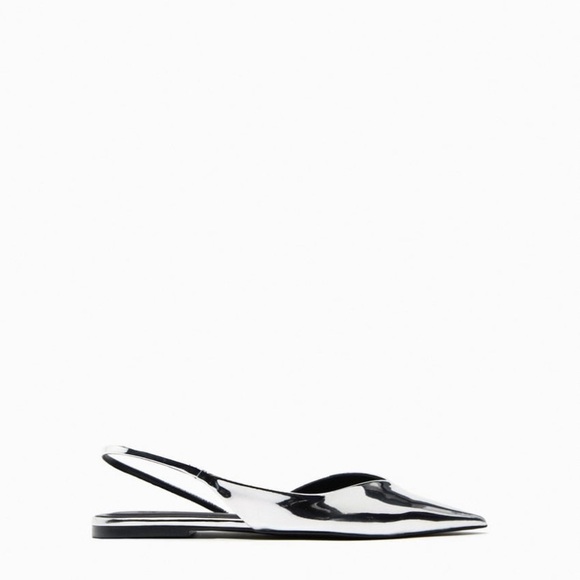 Zara Shoes - Zara metallic flats